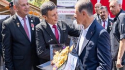 Lider Tugay, şehit aileleri ve gazilerle buluştu