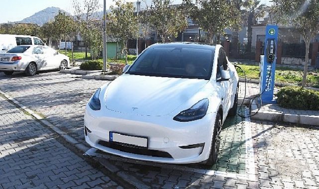 Narlıdere Belediyesi Şarj İstasyonlarıyla Geleceğe Nefes Oluyor