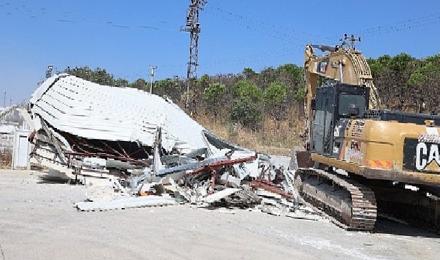Nilüfer’de iki yıkım birden