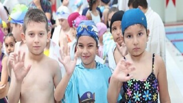 Osmangazi’de Geleceğin Yüzücüleri Sertifikalarını Aldı