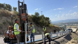 Otokorkuluklarla yol güvenliği artırılıyor