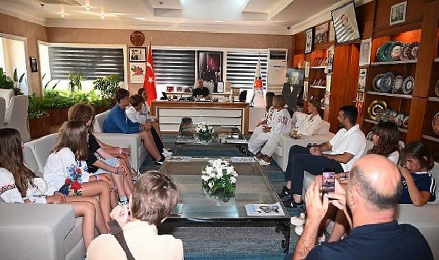 Ukraynalı çocuklardan Lider Topaloğlu’na teşekkür