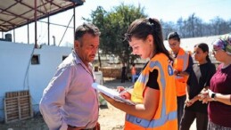 Antalya Büyükşehir Belediyesi yangınzedelerin yanında