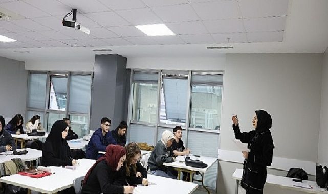 Bağcılar Belediyesi, öğrencilerin yanında