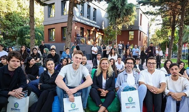 Bakırköy’de gençlerin üniversite başarısı kutlandı