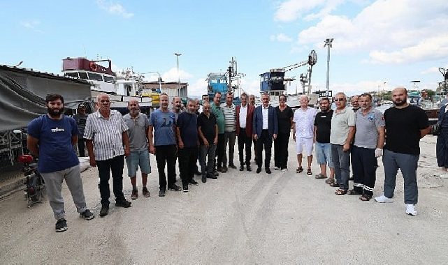 Büyükakın geleneği bozmadı, yeni dönemde Karamürselli balıkçılara da gitti