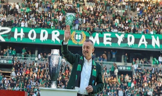 Büyükakın’dan ikili kutlama