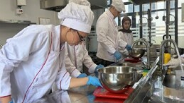 Gebze Beyaz Kalpler donanımlı gençler yetiştiriyor