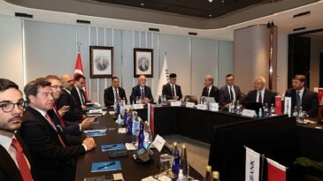Halkbank, Üçüncü Halka Arz İçin Yatırımcılarla Buluştu