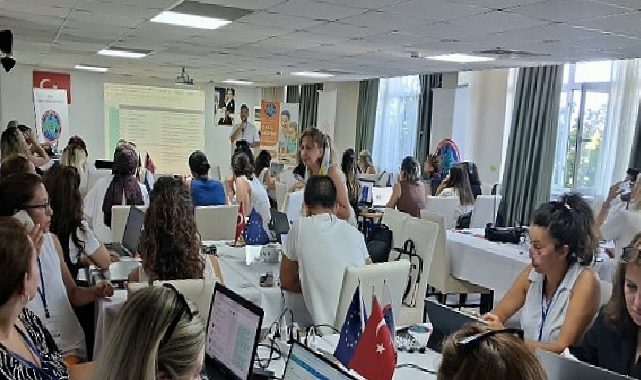 İzmir’de Erasmus+ Okul Eğitimi Akreditasyonu Tecrübe Paylaşım Çalıştayı Gerçekleştirildi