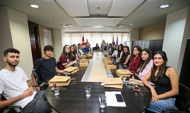 KARGEM’li gençlerden Lider Ünsal’a teşekkür ziyareti