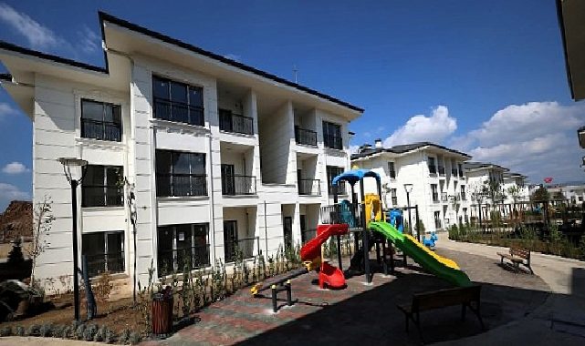 Kartepe Konutları’nda teslim heyecanı