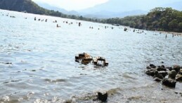 Kemer’de 575 metrelik deniz bariyeri takıldı