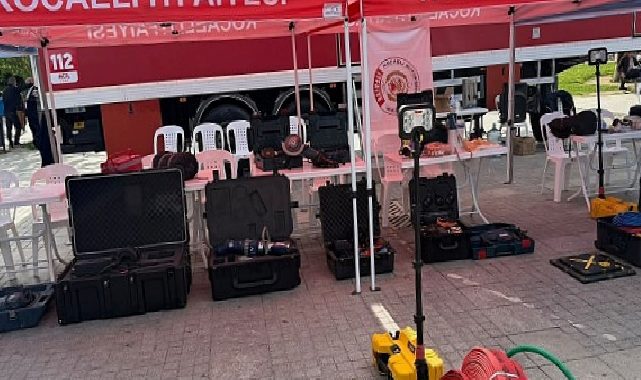 Kocaeli meydanları İtfaiye Haftası’nda renklendi