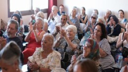 Konak’ta Dünya Barış Günü’nde gökyüzüne rengarenk balonlar salındı
