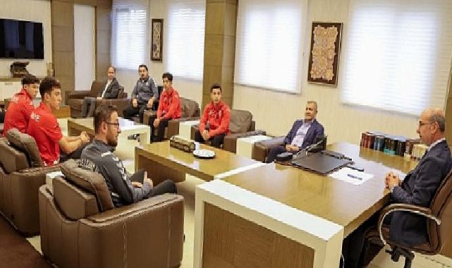 Lider Pekyatırmacı, Selçuklu Belediyespor Kulübü’nün Derece Yapan Atletlerini Ağırladı