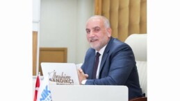 Lider Sandıkçı: “Üniversiteyi kazanan tüm öğrencilerimize burs dayanağı sağlıyoruz”