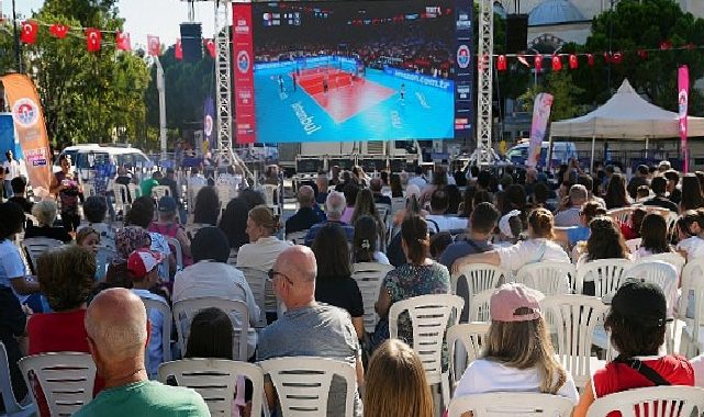 Maltepeliler “Filenin Sultanları”nı dev ekranda izlediler