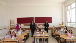 Miniklere Lider Çırpanoğlu’ndan Eğitim Takviyesi ve İkram Sürprizi