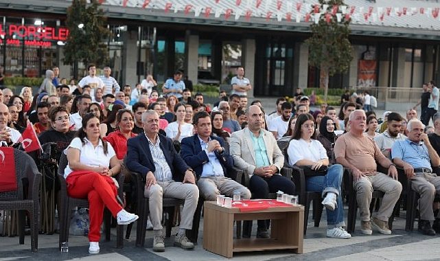 Osmangazi Meydanı’nda Filenin Sultanları Coşkusu