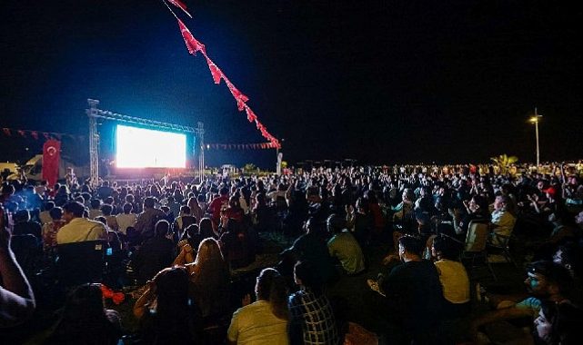 Şampiyonluk dev ekranlarda kutlandı