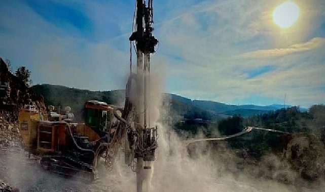 Taştan asfalta uzanan dev üretim