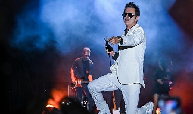 Teoman’dan 95. İzmir Enternasyonal Fuarı’nda müzik şöleni