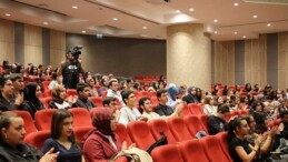 Üsküdar Üniversitesi’nde birinci ders bağımlılıkla gayret oldu!