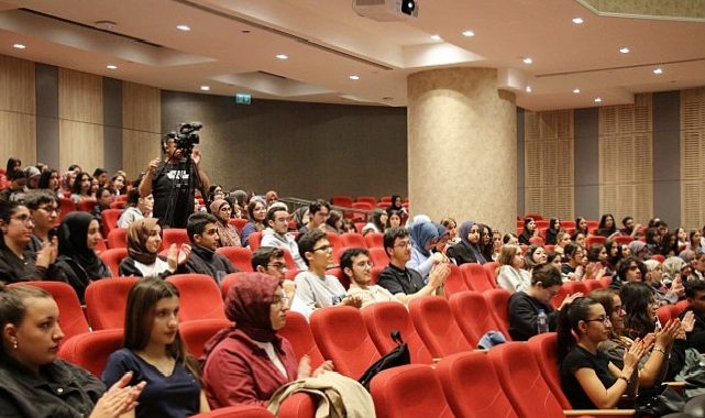 Üsküdar Üniversitesi’nde birinci ders bağımlılıkla gayret oldu!