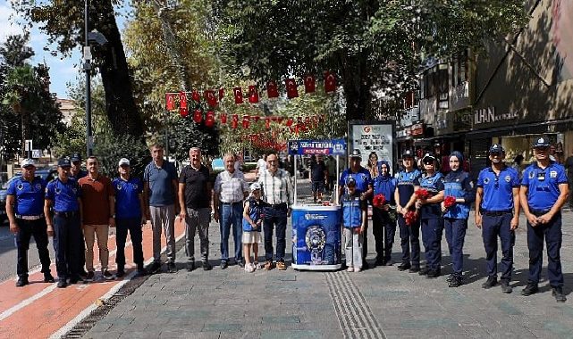 Zabıta Haftası’nda çiçekler Büyükşehir’den