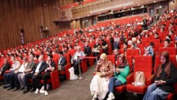 Afyoncu’dan Kocaeli Kitap Fuarı’nda tarih dersi; “Geçmiş, geleceği inşa etmek için okunmalı”