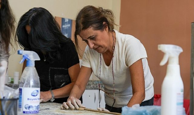 Aydın Büyükşehir Belediyesi Bayan Ömür Atölyesi’nde Eğitimler Sürüyor