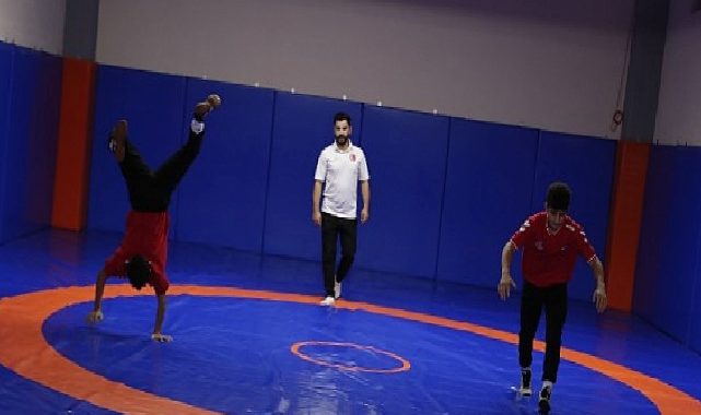 Bağcılarlı Güreşçi kardeşler, Balkan Şampiyonası’na damga vurdu