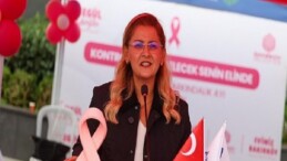 Bakırköy’de Pembe Şemsiyelerle Göğüs Kanseri Farkındalık Yürüyüşü