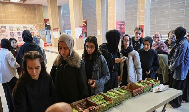 Bayrampaşa Belediyesi’nden lise son sınıf öğrencilerine YKS semineri