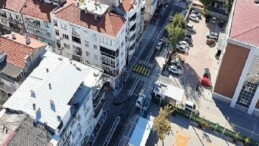 Beş okulun kullandığı sokağa Konak Belediyesi’nden inançlı dokunuş