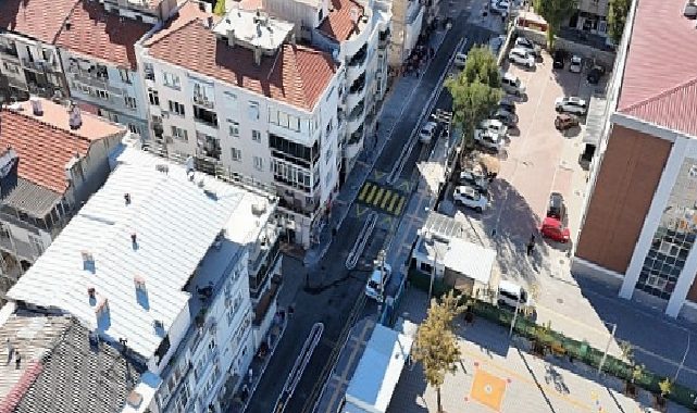 Beş okulun kullandığı sokağa Konak Belediyesi’nden inançlı dokunuş
