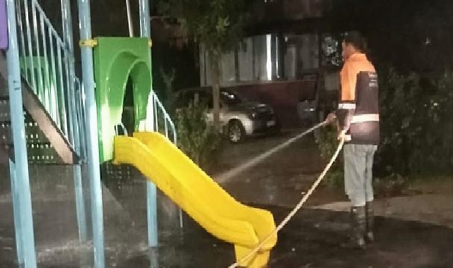 Burhaniye Belediyesi Paklık İşleri takımları 7/24 alanda