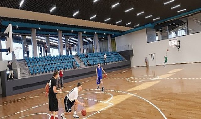 Büyükşehir’den Çiğli’ye yarı olimpik havuzlu spor tesisi