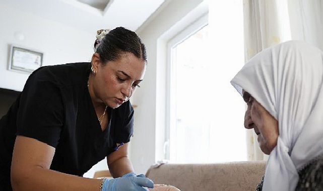 Büyükşehir’in Konutta Sıhhat Hizmetleriyle vatandaşların yüzleri gülüyor