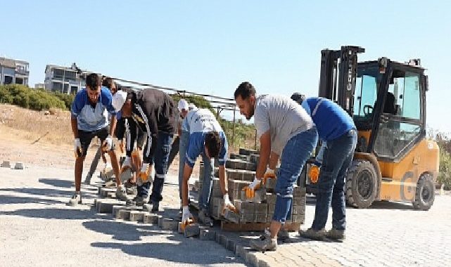 Didim Belediyesi Parke Taşı Döşeme Çalışmalarını Sürdürüyor