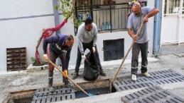 Gaziemir’de kışa hazırlık: Yağmur suyu kanalları temizleniyor