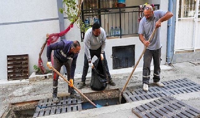 Gaziemir’de kışa hazırlık: Yağmur suyu kanalları temizleniyor