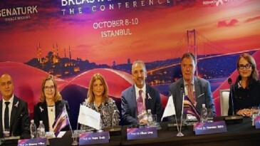 Göğüs kanserinde yeni prosedürler İstanbul’da konuşuldu!