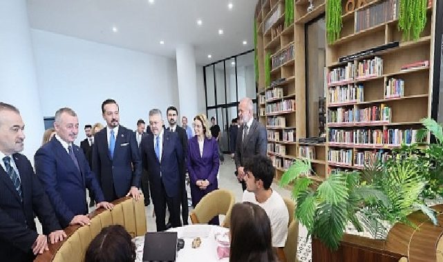 Güçlü’den Büyükakın’a övgü: “Kendisi sadece hizmet üretmiyor, kavram da üretiyor”