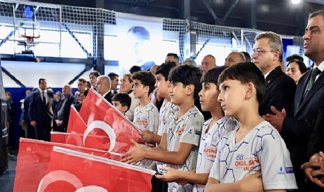 İBB’den Eğitime Bir Yatırım Daha: Zeytinburnu Merkezefendi Anadolu İmam Hatip Lisesi Spor Salonu Açıldı