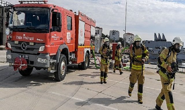 İzmir’in yeni itfaiyecileri alevlerin arasında misyona hazırlanıyor