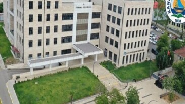 Kandıra Belediyesi’nden Üniversite Öğrencilerine 15 Bin TL Eğitim Takviyesi