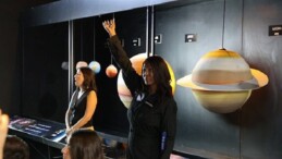 Karman Sınırını Geçen Astronot Aisha Bowe, Çiğli’de öğrencilerle buluştu