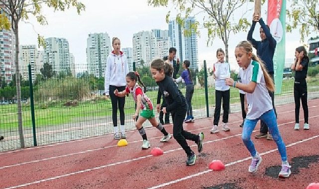 Karşıyaka’da 7’den 77’ye bayram coşkusu